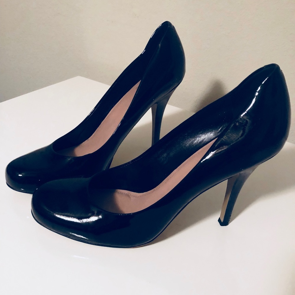 Vince Camuto Black Patton Heals - Size 12